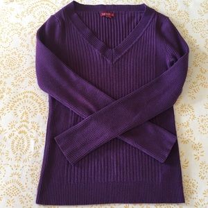 V-neck Purple sweater